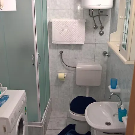 拉瓦纳公寓酒店 特罗吉尔