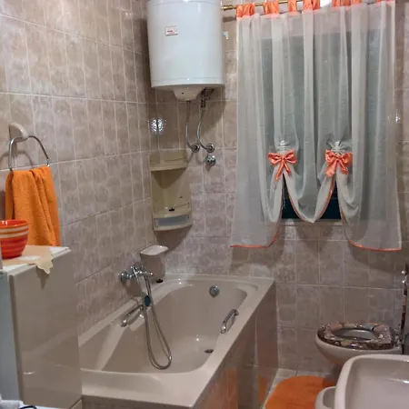 拉瓦纳公寓酒店 * 特罗吉尔