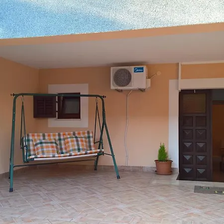 拉瓦纳公寓酒店 公寓 特罗吉尔