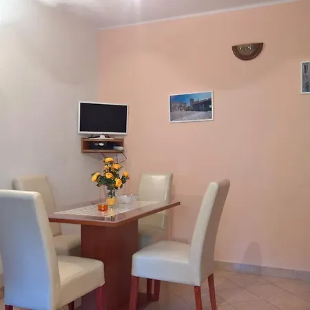 拉瓦纳公寓酒店 公寓 特罗吉尔