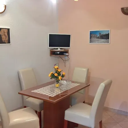 拉瓦纳公寓酒店 公寓 *