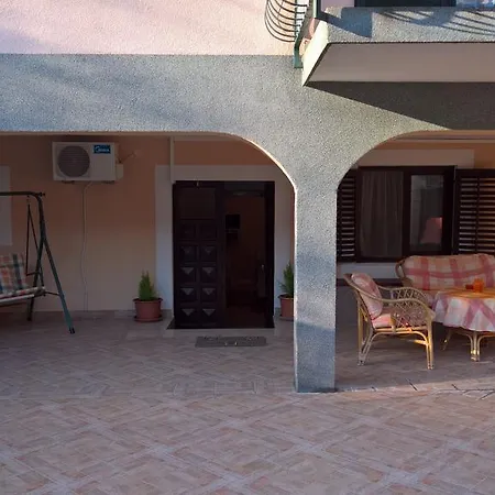 拉瓦纳公寓酒店 公寓 特罗吉尔