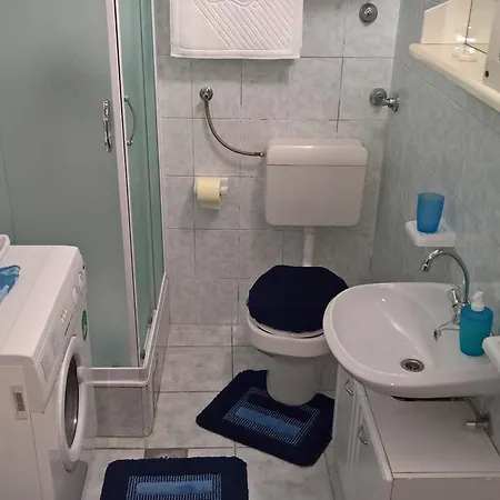 公寓 拉瓦纳公寓酒店 *