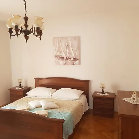 拉瓦纳公寓酒店