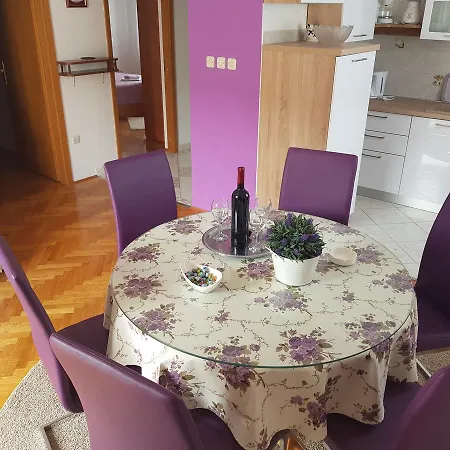 拉瓦纳公寓酒店 公寓 *